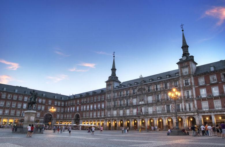 http://travelplusvn.com/public/uploads/images/Avatar_Tour_285x428/TAY_BAN_NHA/travelplus_madrid_6_780x510.jpg